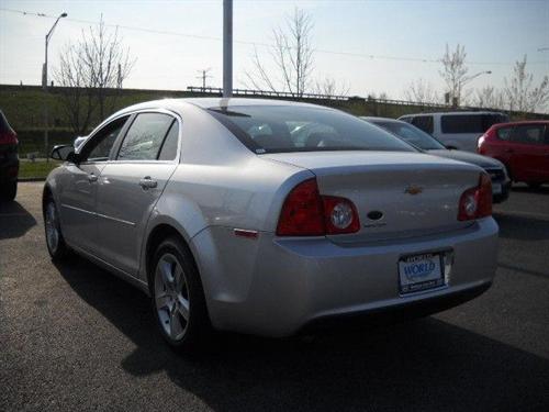 Chevrolet Malibu 2010 photo 3