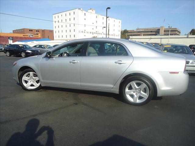 Chevrolet Malibu 2010 photo 2