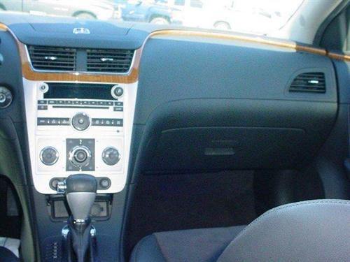 Chevrolet Malibu 2010 photo 3