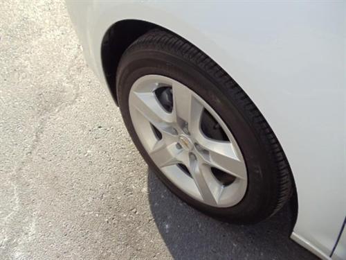 Chevrolet Malibu 2010 photo 2