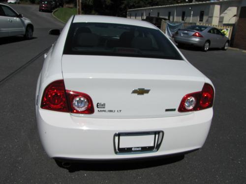 Chevrolet Malibu 2010 photo 2