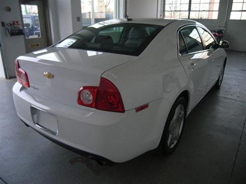 Chevrolet Malibu 2010 photo 2
