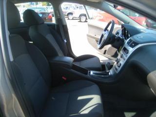 Chevrolet Malibu 2010 photo 2