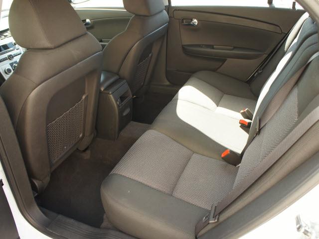 Chevrolet Malibu 2010 photo 3