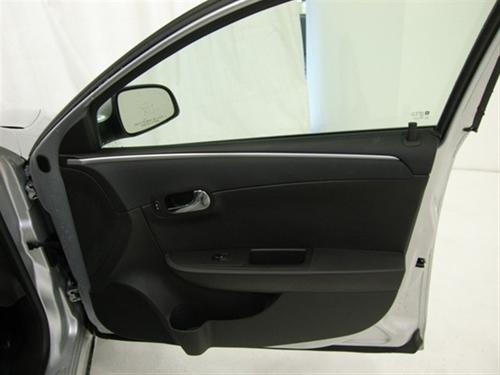 Chevrolet Malibu 2010 photo 3