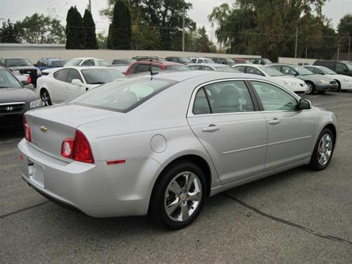 Chevrolet Malibu 2010 photo 2