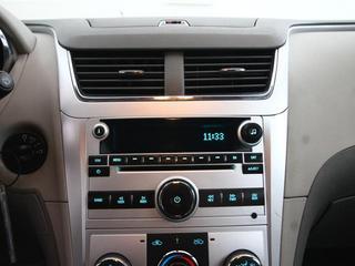 Chevrolet Malibu 2010 photo 3