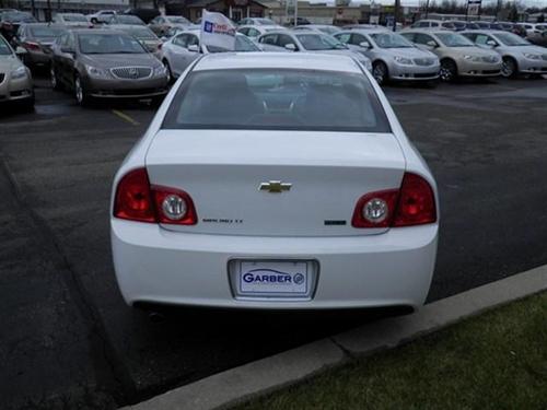 Chevrolet Malibu 2010 photo 3