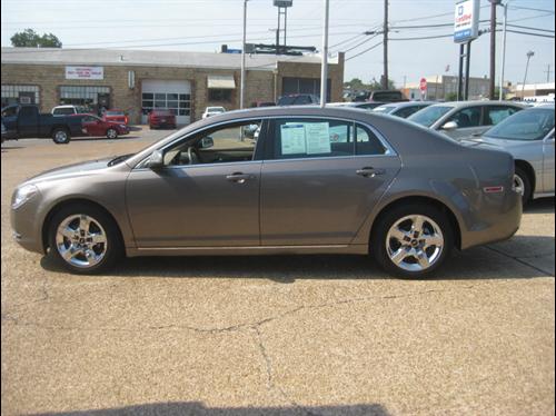 Chevrolet Malibu 2010 photo 2