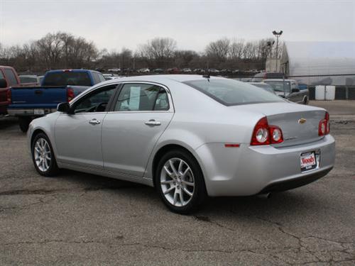 Chevrolet Malibu 2010 photo 3