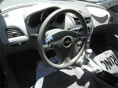 Chevrolet Malibu 2010 photo 2