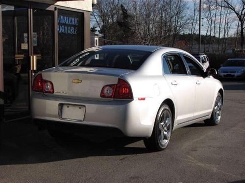 Chevrolet Malibu 2010 photo 2