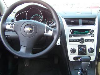 Chevrolet Malibu 2010 photo 2