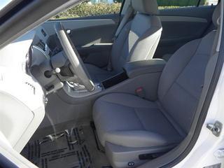 Chevrolet Malibu 2010 photo 1