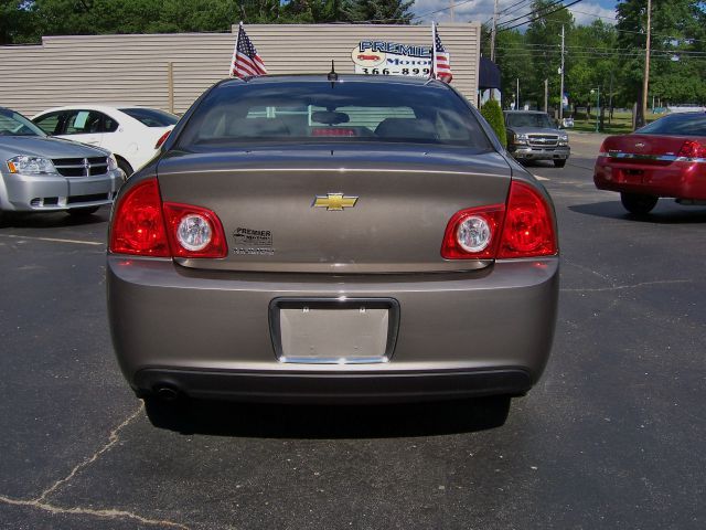 Chevrolet Malibu 2010 photo 2