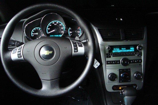 Chevrolet Malibu 2010 photo 3