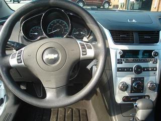 Chevrolet Malibu 2010 photo 2