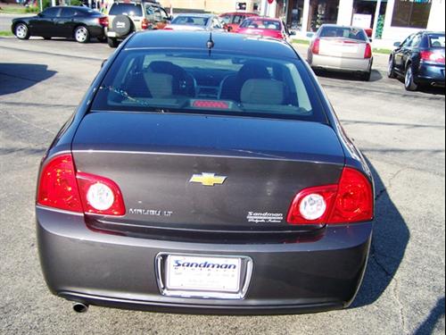 Chevrolet Malibu 2010 photo 2
