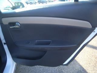 Chevrolet Malibu 2010 photo 2