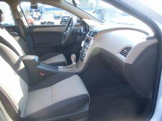 Chevrolet Malibu 2010 photo 3