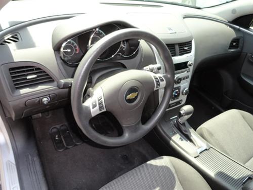 Chevrolet Malibu 2010 photo 3