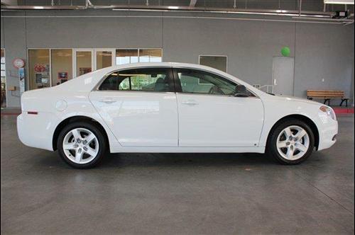 Chevrolet Malibu 2010 photo 2