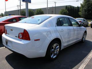 Chevrolet Malibu 2010 photo 2