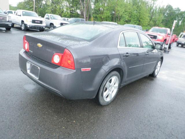 Chevrolet Malibu 2010 photo 2