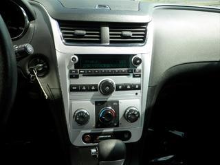Chevrolet Malibu 2010 photo 3