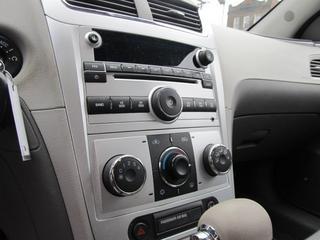 Chevrolet Malibu 2010 photo 3