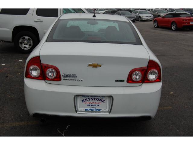 Chevrolet Malibu 2010 photo 3