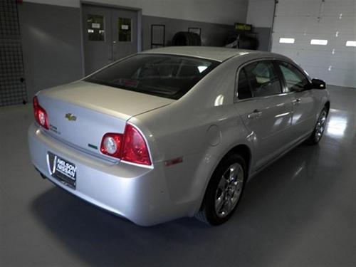 Chevrolet Malibu 2010 photo 3