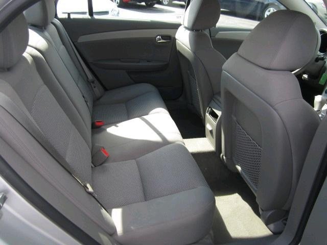 Chevrolet Malibu 2010 photo 1