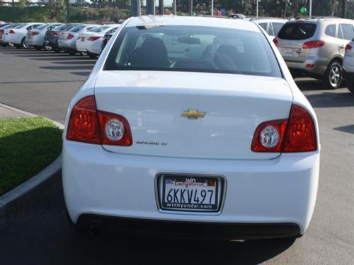 Chevrolet Malibu 2010 photo 3
