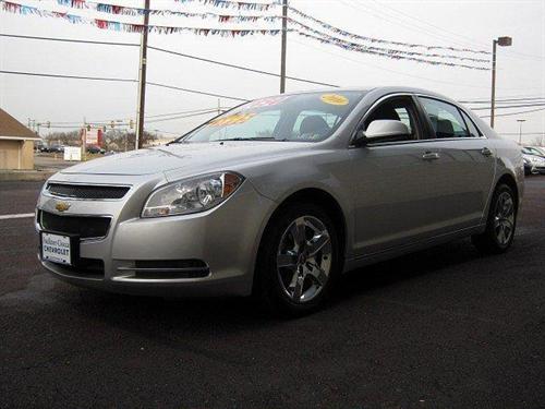 Chevrolet Malibu 2010 photo 2