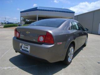 Chevrolet Malibu 2010 photo 2