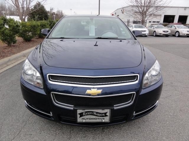 Chevrolet Malibu 2010 photo 2