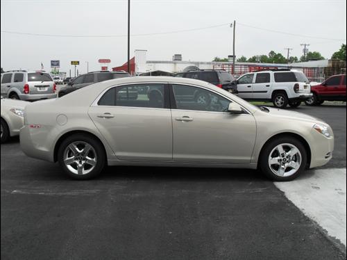 Chevrolet Malibu 2010 photo 3