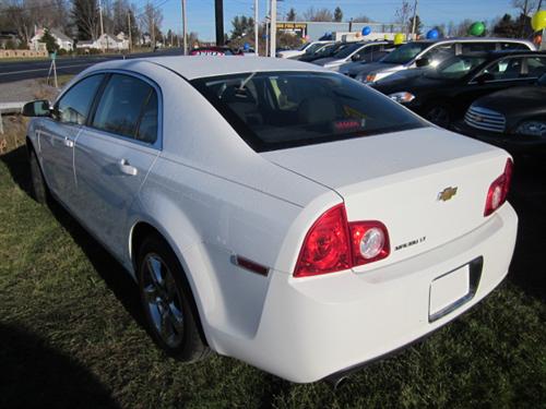 Chevrolet Malibu 2010 photo 2
