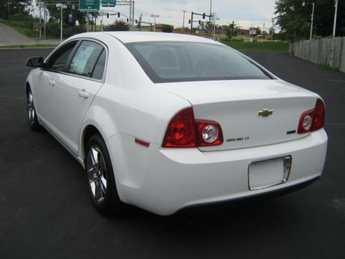 Chevrolet Malibu 2010 photo 2