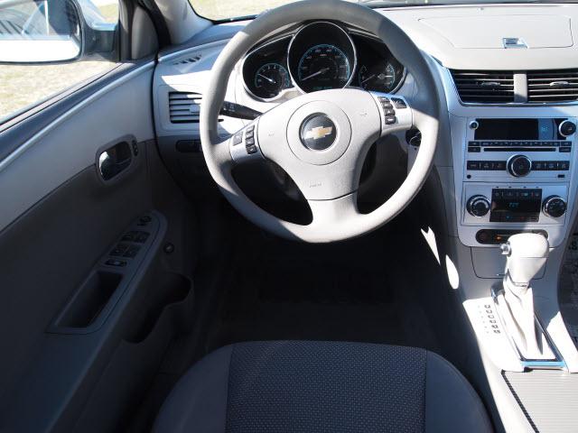 Chevrolet Malibu 2010 photo 1