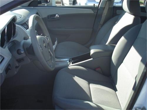Chevrolet Malibu 2010 photo 2