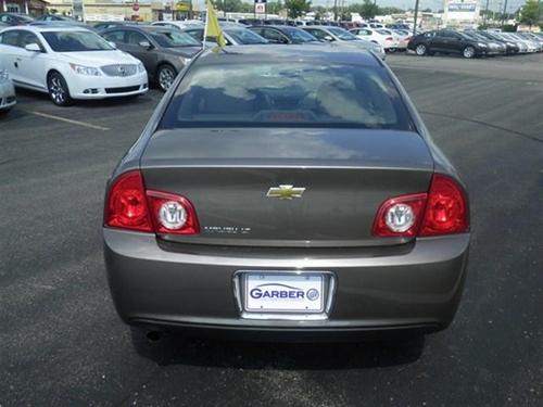 Chevrolet Malibu 2010 photo 3