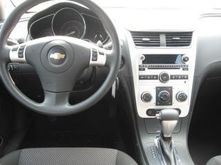 Chevrolet Malibu 2010 photo 3