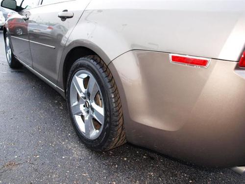 Chevrolet Malibu 2010 photo 3