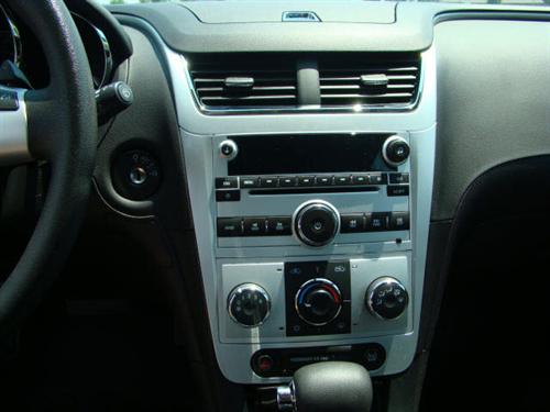 Chevrolet Malibu 2010 photo 3