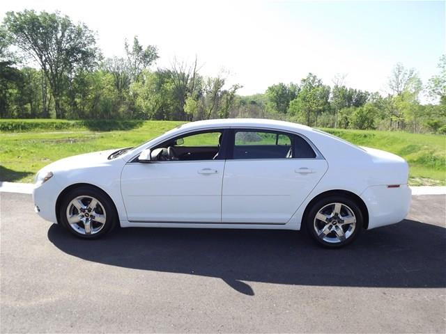 Chevrolet Malibu 2010 photo 2