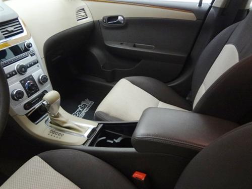 Chevrolet Malibu 2010 photo 2