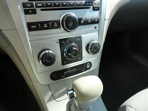 Chevrolet Malibu 2010 photo 2