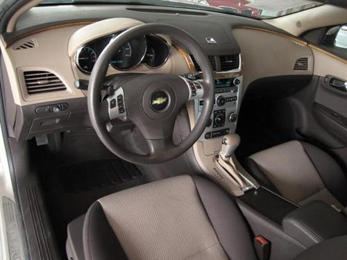 Chevrolet Malibu 2010 photo 3